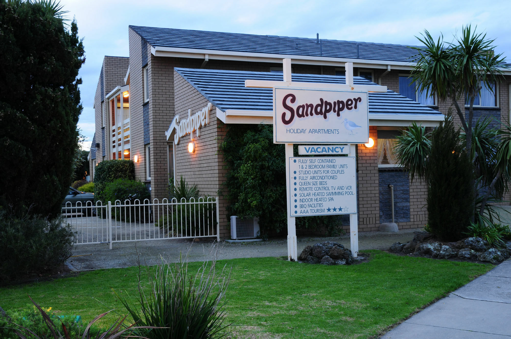 Sandpiper Holiday Apartments 莱克斯恩特伦斯 外观 照片